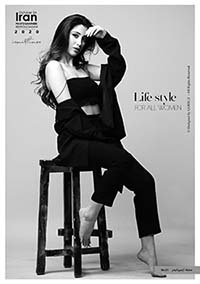 دختر مدل ایرانی روی صندلی